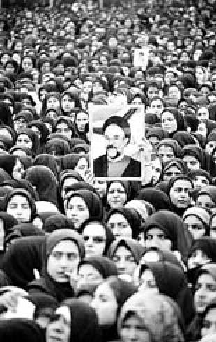 На что идут иранские мужчины, чтобы женщина сняла паранджу